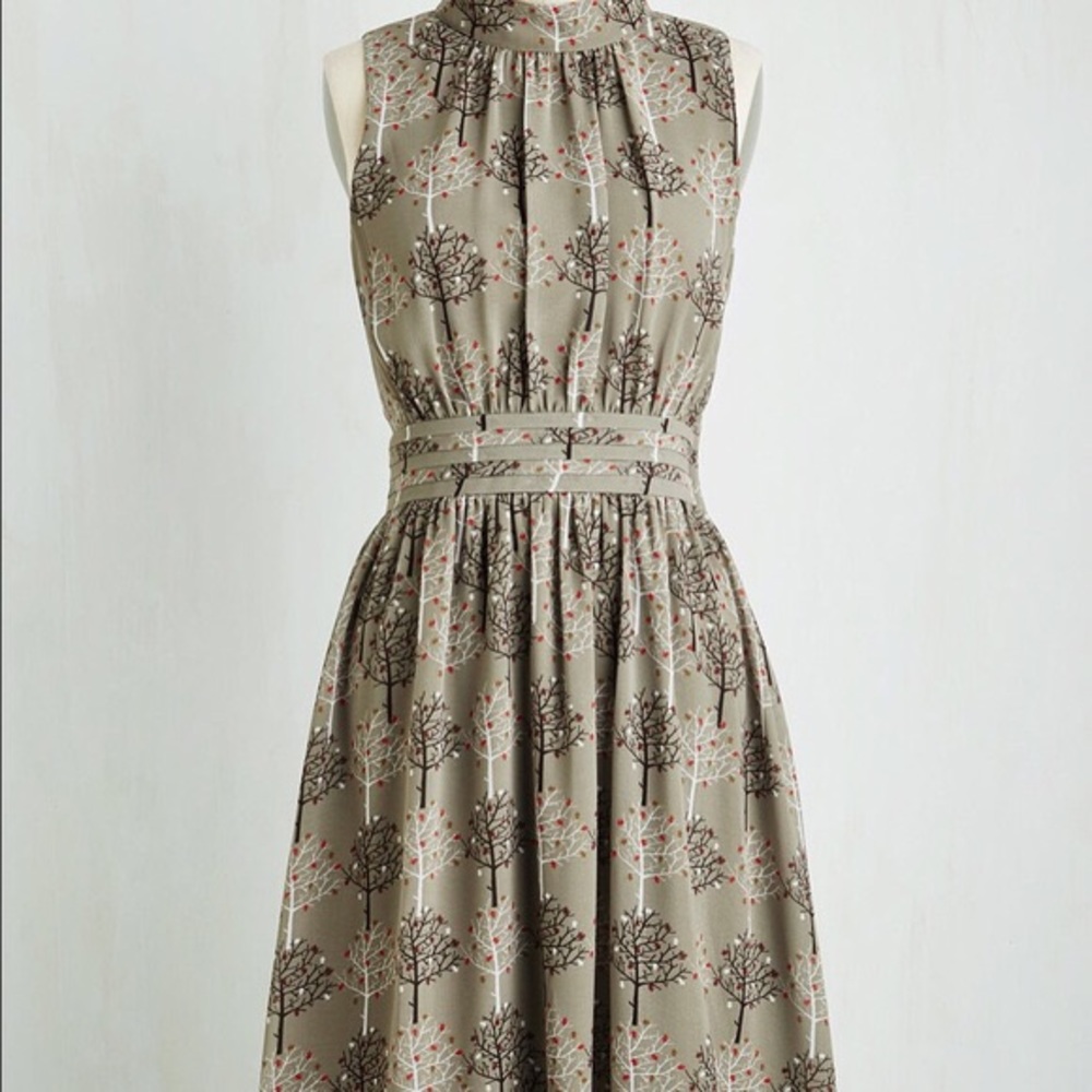 ModCloth “Windy City Dress” in Autumnal Grove - 1X